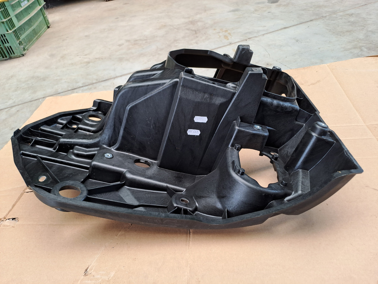 Neuwertiger Träger für Scheinwerfer MAN TG3 rechts, Artikel - Nr. : 81.41610 - 5838 / 5837 - Koplamp voor Vrachtwagen: afbeelding 3 Neuwertiger Träger für Scheinwerfer MAN TG3 rechts, Artikel - Nr. : 81.41610 - 5838 / 5837 - Koplamp voor Vrachtwagen: afbeelding 3