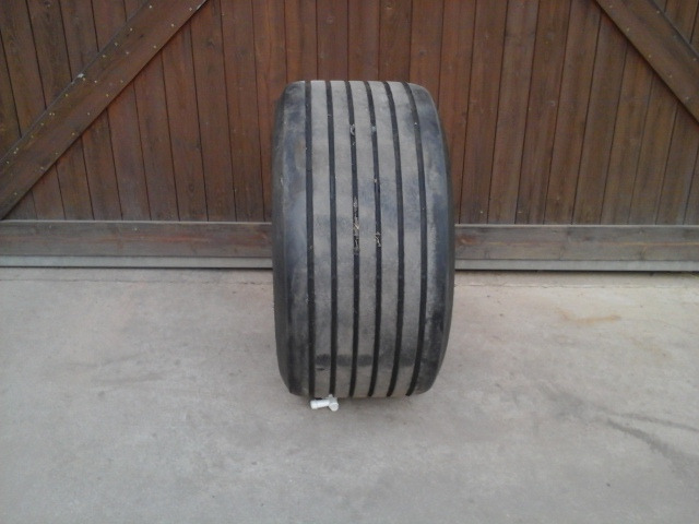 Reifen 445 / 45 R19,5 - Band voor Vrachtwagen: afbeelding 1 Reifen 445 / 45 R19,5 - Band voor Vrachtwagen: afbeelding 1