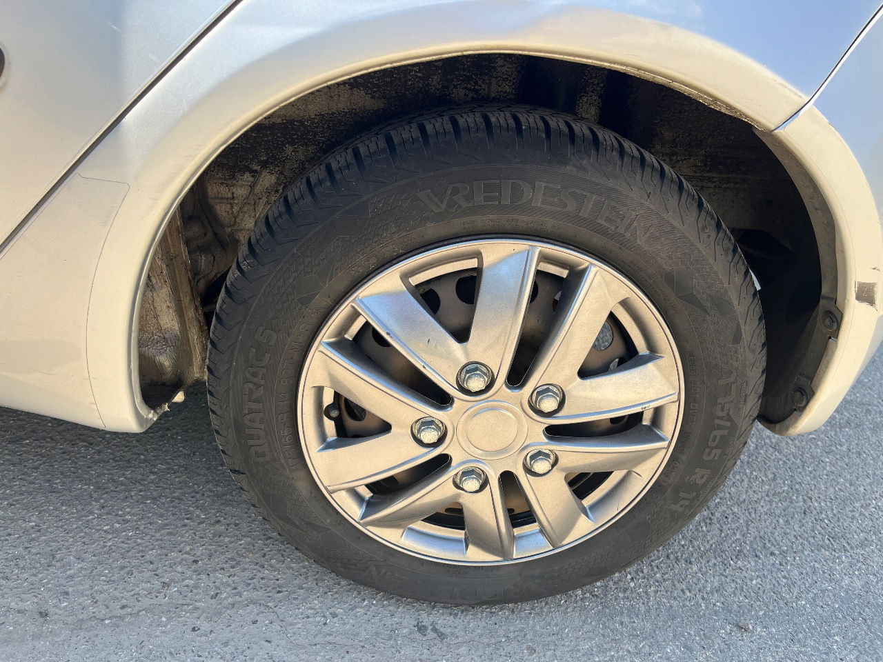 Mitsubishi Colt 1.3 Airco - Personenwagen: afbeelding 5 Mitsubishi Colt 1.3 Airco - Personenwagen: afbeelding 5