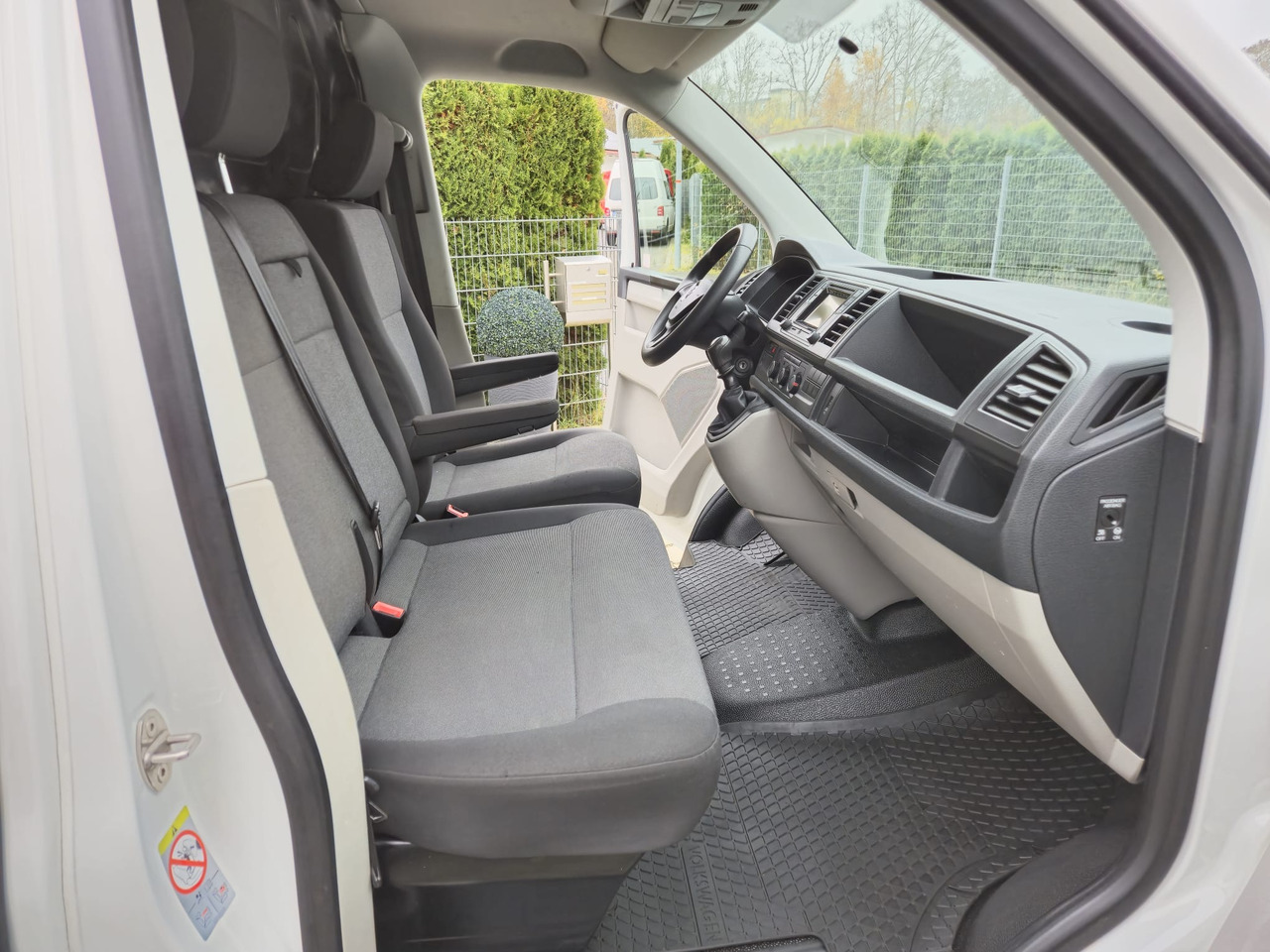 VOLKSWAGEN T6 Transporter Klima/PDC/AHK/Standheiz. - Gesloten bestelwagen: afbeelding 1 VOLKSWAGEN T6 Transporter Klima/PDC/AHK/Standheiz. - Gesloten bestelwagen: afbeelding 1