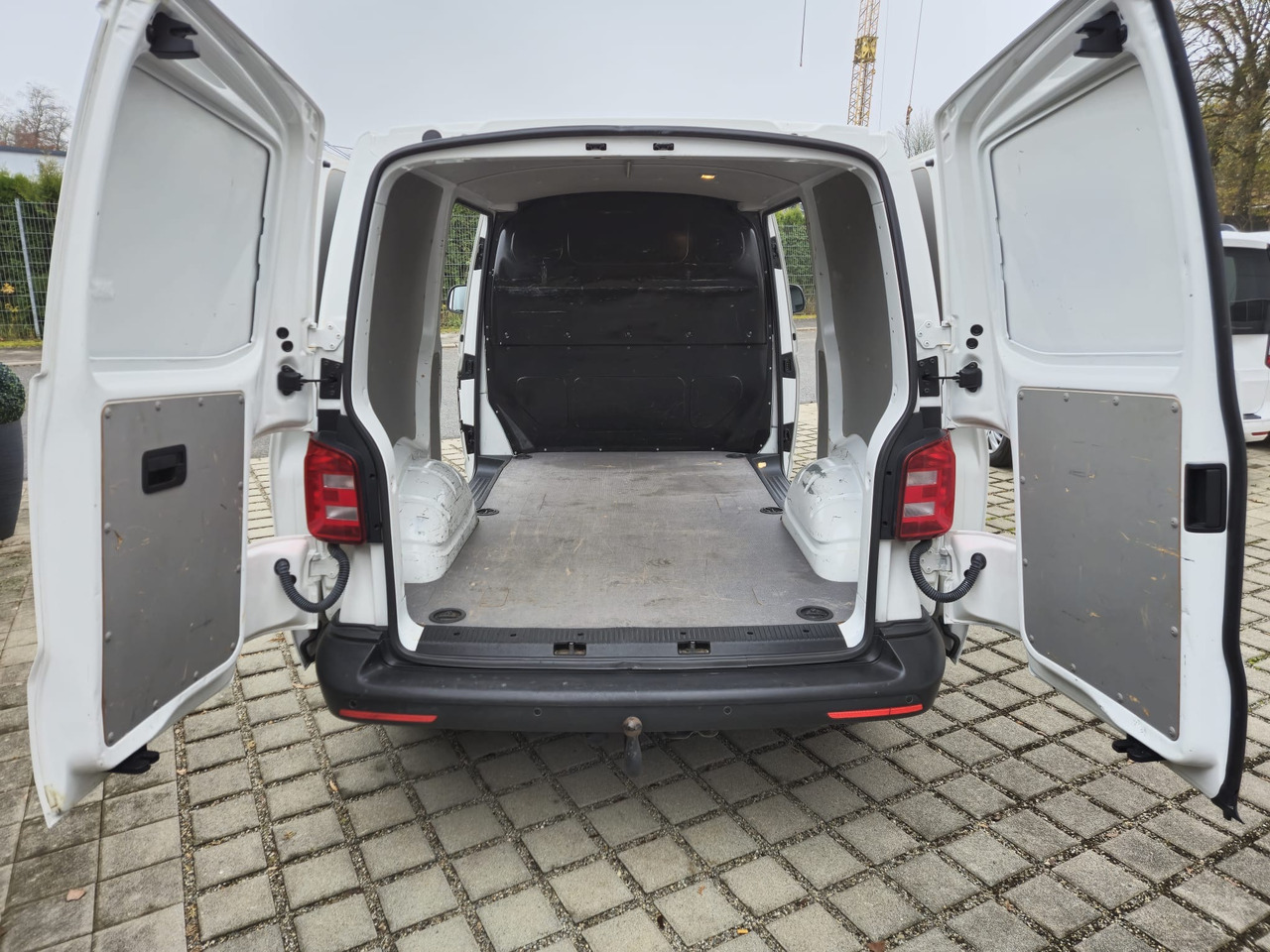 VOLKSWAGEN T6 Transporter Klima/PDC/AHK/Standheiz. - Gesloten bestelwagen: afbeelding 5 VOLKSWAGEN T6 Transporter Klima/PDC/AHK/Standheiz. - Gesloten bestelwagen: afbeelding 5