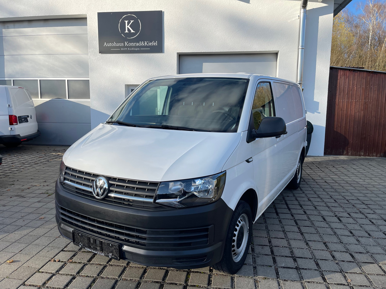 VOLKSWAGEN T6 Transporter Klima/PDC/AHK/Standheizung - Gesloten bestelwagen: afbeelding 1 VOLKSWAGEN T6 Transporter Klima/PDC/AHK/Standheizung - Gesloten bestelwagen: afbeelding 1