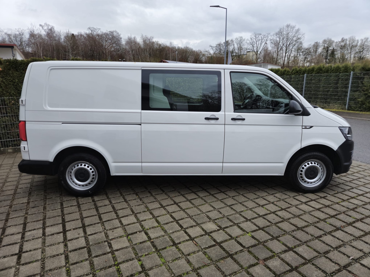 VOLKSWAGEN T6 Transporter Mixto LR 6-Sitzer/Standheiz./PDC - Gesloten bestelwagen: afbeelding 4 VOLKSWAGEN T6 Transporter Mixto LR 6-Sitzer/Standheiz./PDC - Gesloten bestelwagen: afbeelding 4