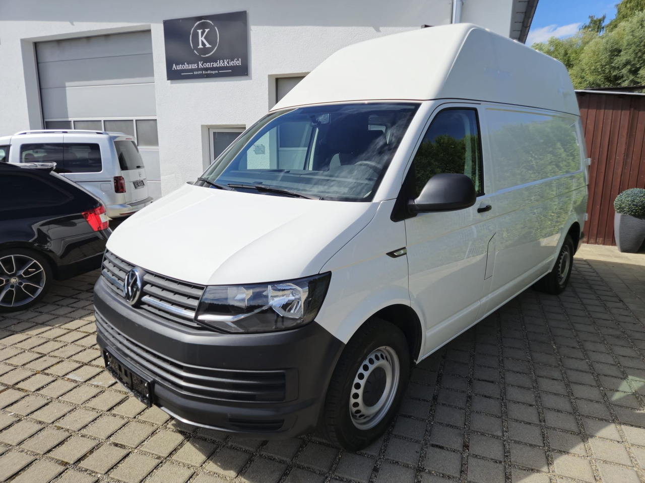 Volkswagen T6 Transporter Benzin Hochdach LR Standheizung - Kleine bestelwagen: afbeelding 1 Volkswagen T6 Transporter Benzin Hochdach LR Standheizung - Kleine bestelwagen: afbeelding 1