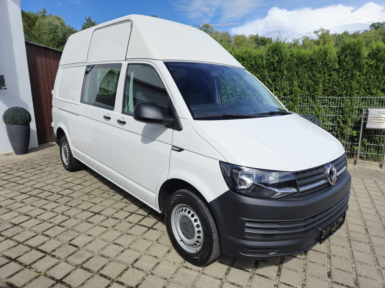 Volkswagen T6 Transporter Benzin Hochdach LR Standheizung - Kleine bestelwagen: afbeelding 2 Volkswagen T6 Transporter Benzin Hochdach LR Standheizung - Kleine bestelwagen: afbeelding 2