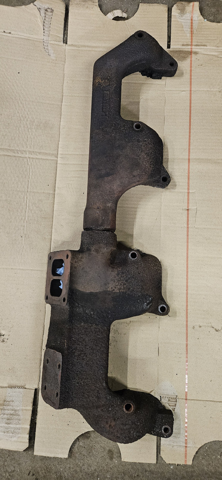 John deere R86029 - Uitlaatspruitstuk: afbeelding 1 John deere R86029 - Uitlaatspruitstuk: afbeelding 1