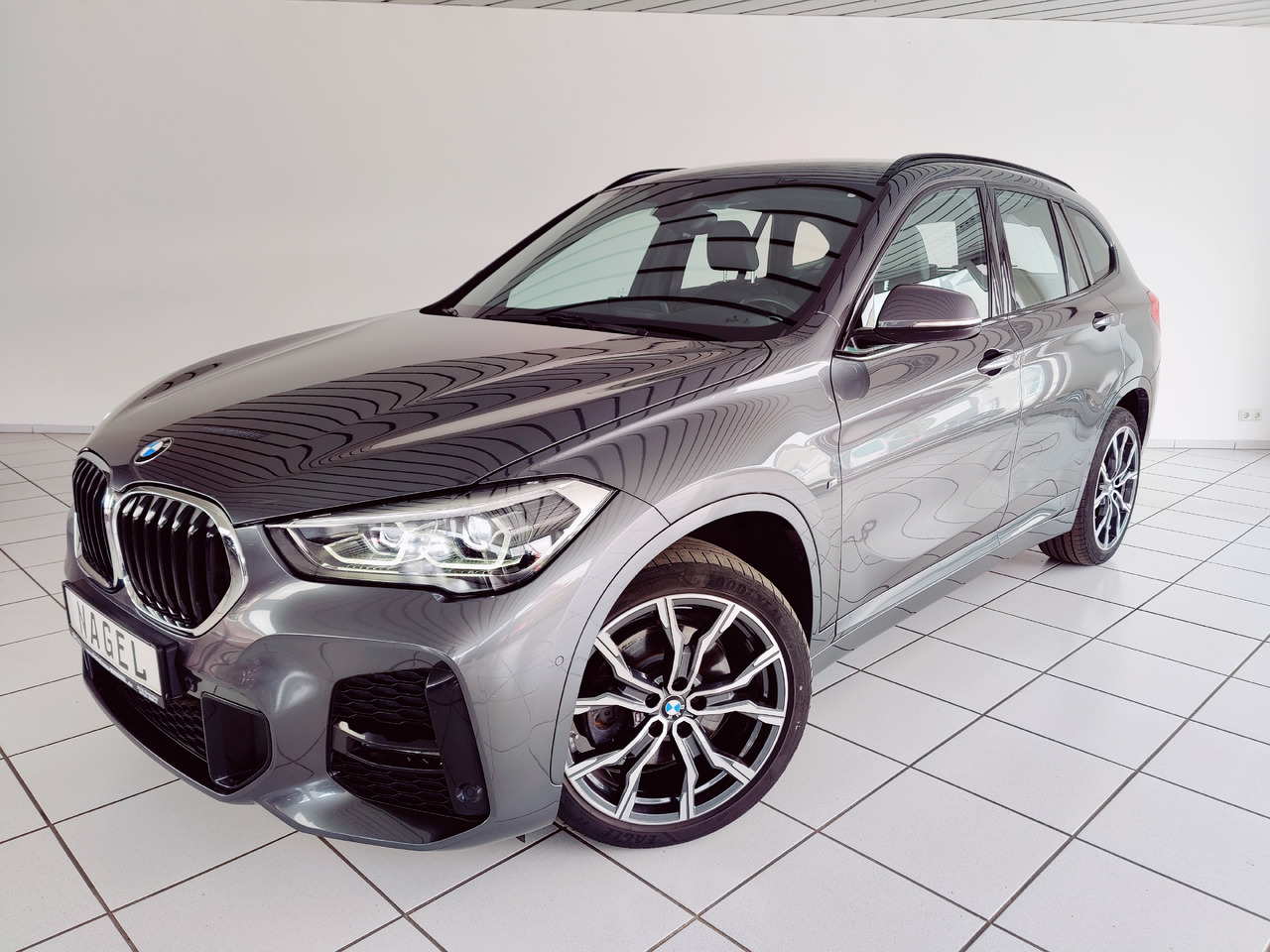 BMW X1 xDrive 20 d M Sport Navi Ambiente PDC SHZ Apple Android - SUV: afbeelding 1 BMW X1 xDrive 20 d M Sport Navi Ambiente PDC SHZ Apple Android - SUV: afbeelding 1