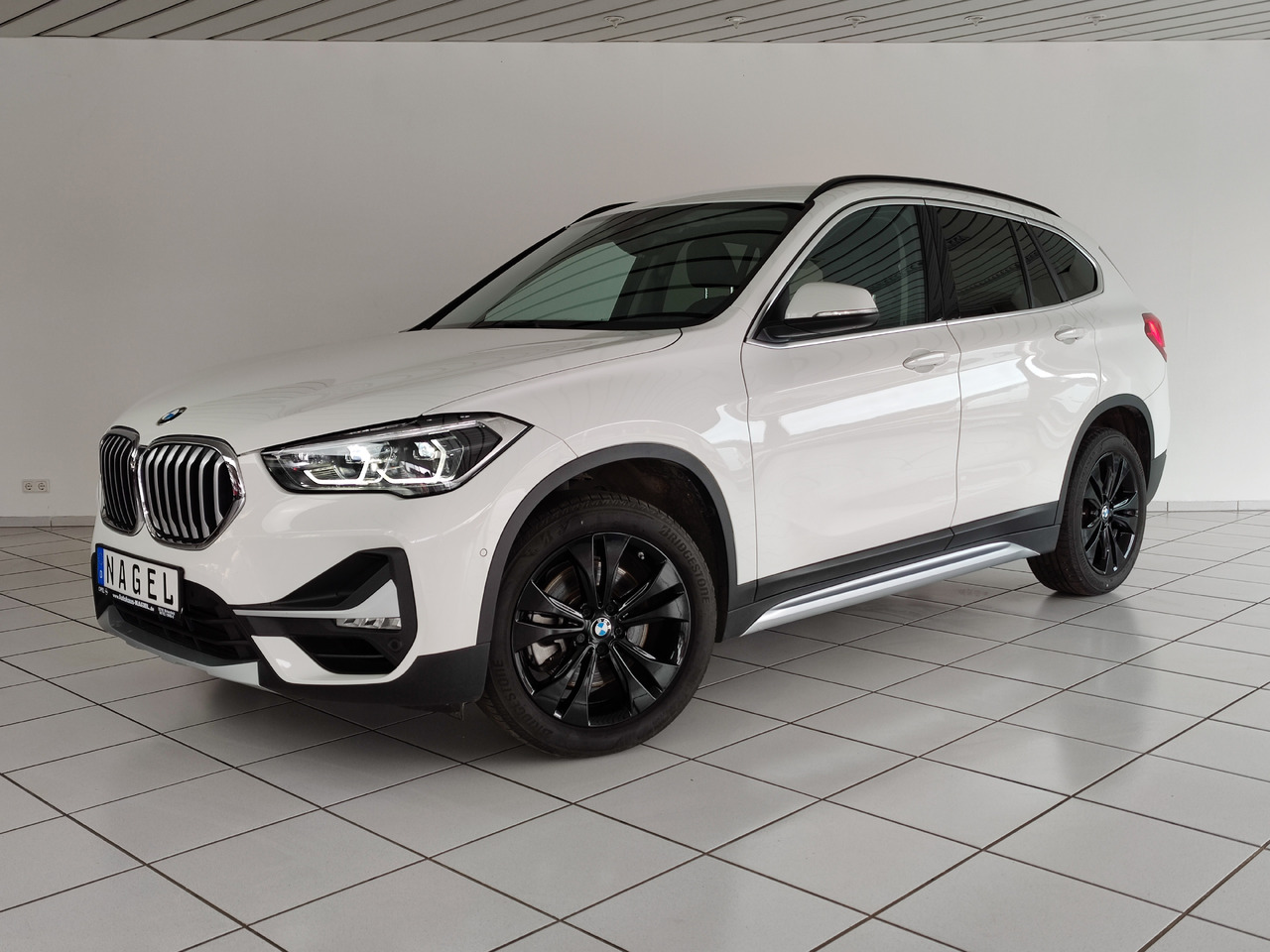 BMW X1 xDrive 20 i xLine Navi Rükam Leder DAB - SUV: afbeelding 1 BMW X1 xDrive 20 i xLine Navi Rükam Leder DAB - SUV: afbeelding 1