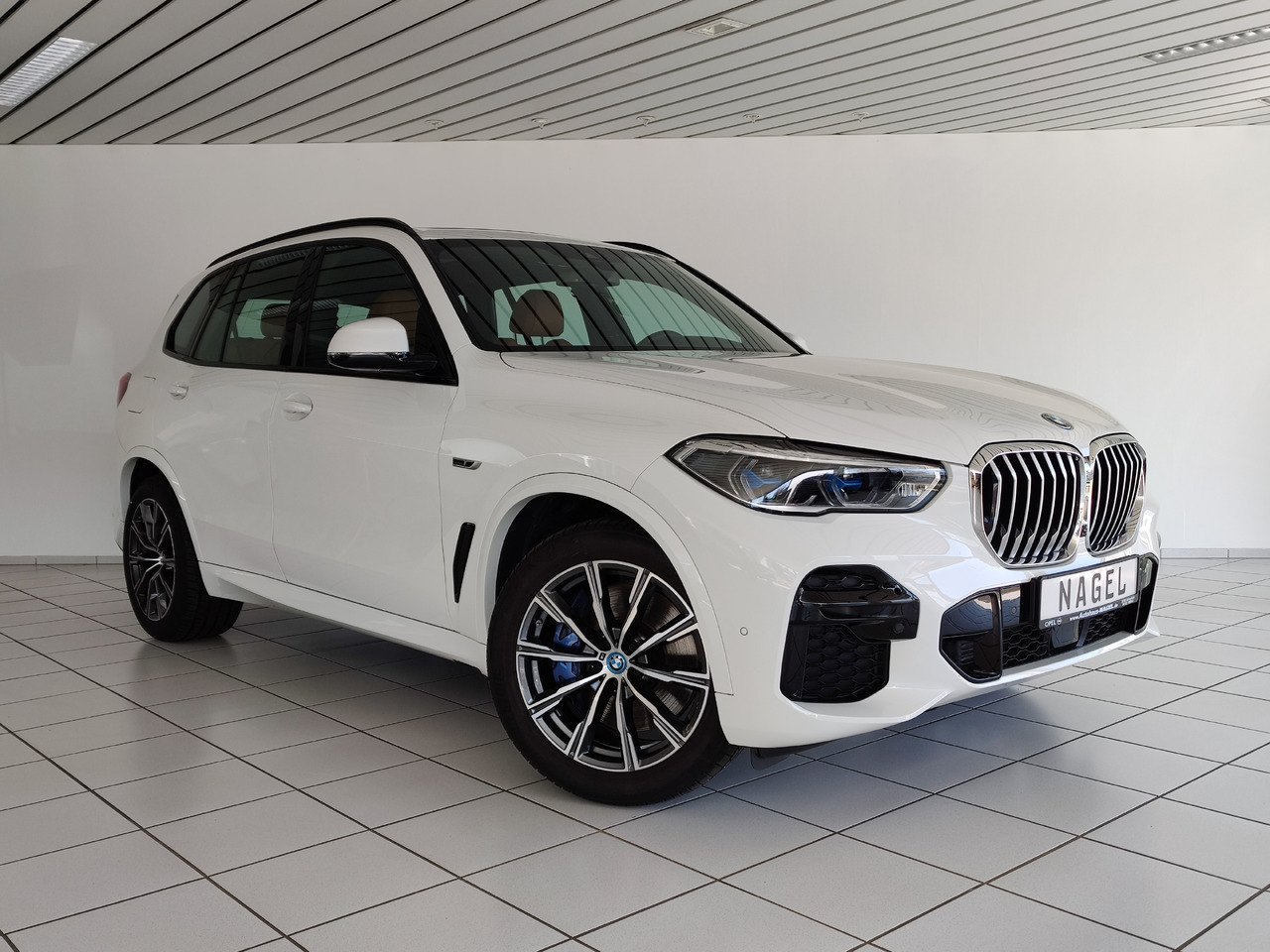 BMW X5 xDrive 45 e M Sport HiFi HUD Pano Leder Laser - SUV: afbeelding 4 BMW X5 xDrive 45 e M Sport HiFi HUD Pano Leder Laser - SUV: afbeelding 4