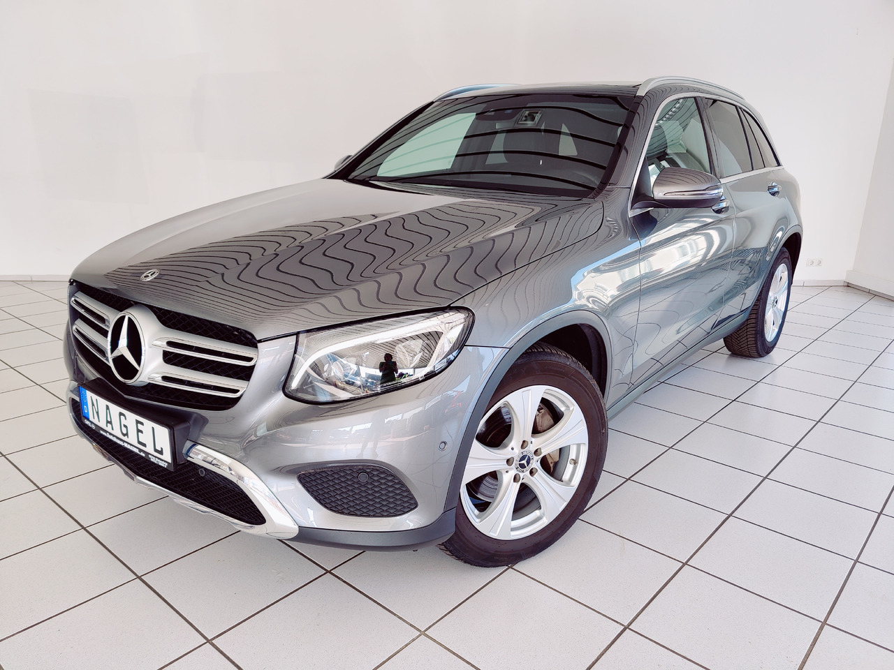 Mercedes-Benz GLC 220 d 4Matic AHK Navi RüKam SHZ - SUV: afbeelding 1 Mercedes-Benz GLC 220 d 4Matic AHK Navi RüKam SHZ - SUV: afbeelding 1