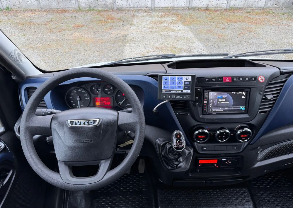 Bergingsvoertuig Iveco Daily 70C18 Pomoc drogowa Laweta 2017r Hi-Matic: afbeelding 14 Bergingsvoertuig Iveco Daily 70C18 Pomoc drogowa Laweta 2017r Hi-Matic: afbeelding 14