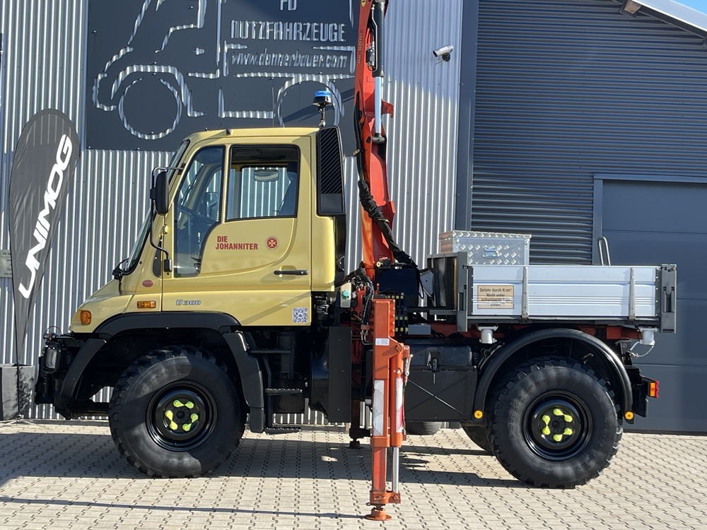 Unimog Unimog U300 mit Mega Kran , erst 28 Tkm - Kraanwagen: afbeelding 4 Unimog Unimog U300 mit Mega Kran , erst 28 Tkm - Kraanwagen: afbeelding 4