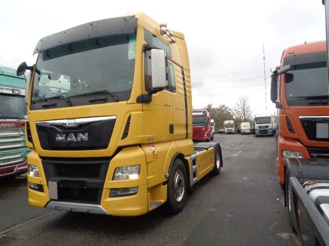 MAN XXL 520, Retarder, deutsches Fahrzeug - Trekker: afbeelding 1 MAN XXL 520, Retarder, deutsches Fahrzeug - Trekker: afbeelding 1