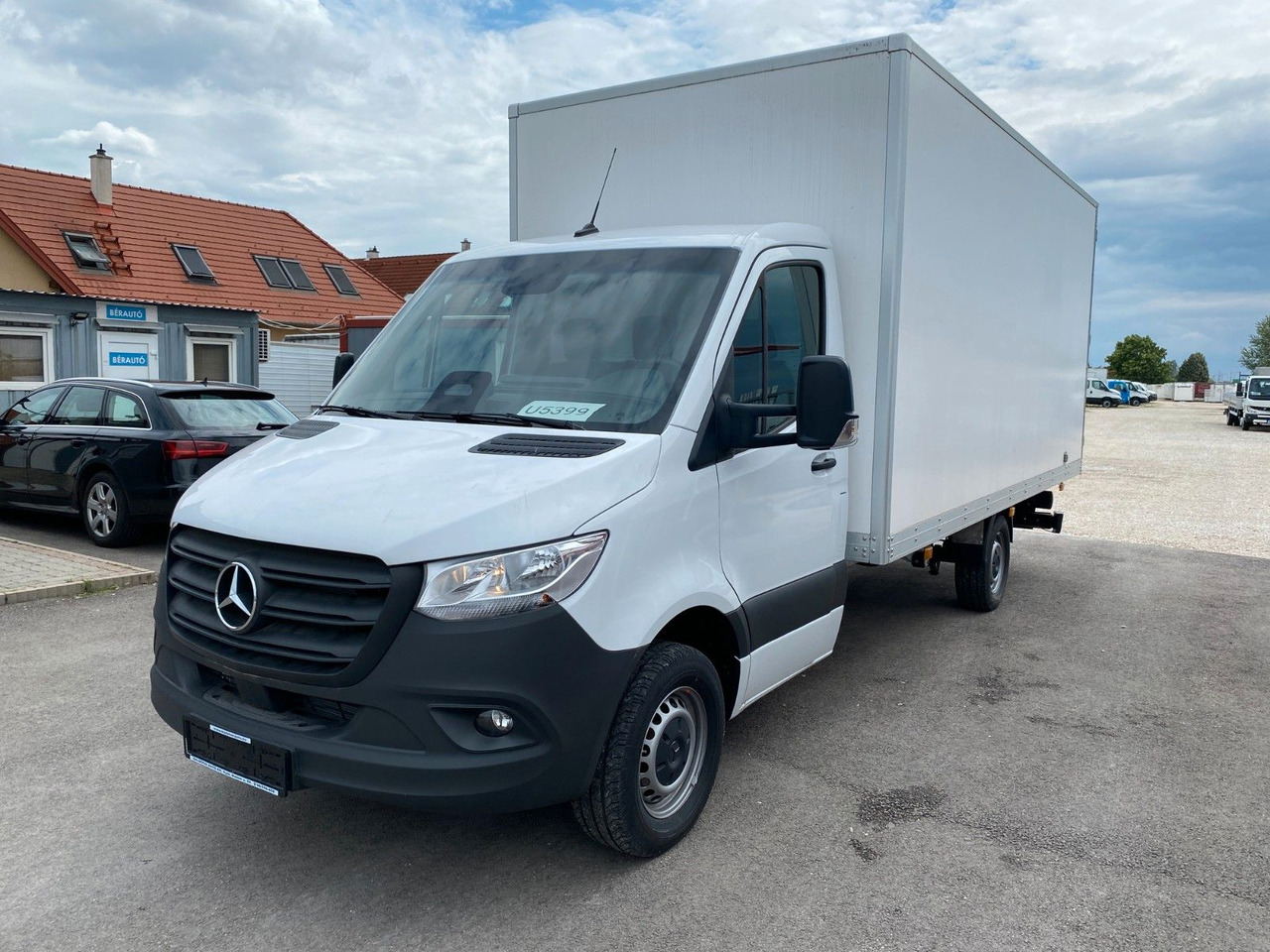Mercedes-Benz Sprinter 319 Koffer - Bestelwagen gesloten laadbak: afbeelding 1 Mercedes-Benz Sprinter 319 Koffer - Bestelwagen gesloten laadbak: afbeelding 1