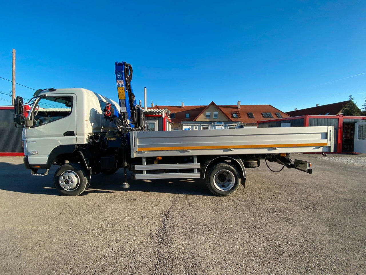 Mitsubishi FUSO CANTER 6C18 4WD PRITSCHE+PM 6522P KRAN - Bestelwagen open laadbak: afbeelding 3 Mitsubishi FUSO CANTER 6C18 4WD PRITSCHE+PM 6522P KRAN - Bestelwagen open laadbak: afbeelding 3