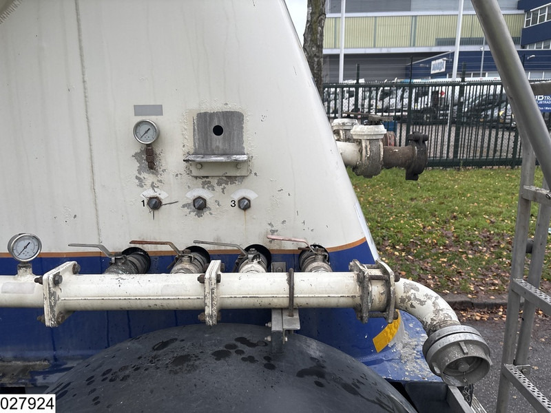 Feldbinder Silo 40.000 Liter - Tankoplegger: afbeelding 3 Feldbinder Silo 40.000 Liter - Tankoplegger: afbeelding 3