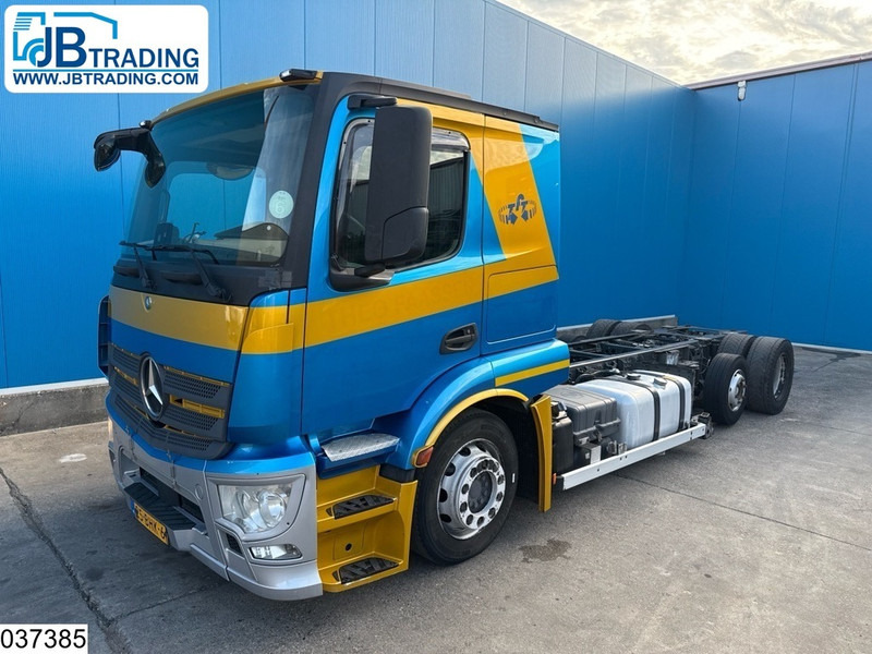 Mercedes-Benz Actros 2443 6x2, EURO 6, PTO, Standairco - Chassis vrachtwagen: afbeelding 1 Mercedes-Benz Actros 2443 6x2, EURO 6, PTO, Standairco - Chassis vrachtwagen: afbeelding 1