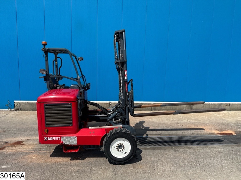 Moffett M5 20.4 1889 Hr, 26.1 kW - Diesel heftruck: afbeelding 2 Moffett M5 20.4 1889 Hr, 26.1 kW - Diesel heftruck: afbeelding 2