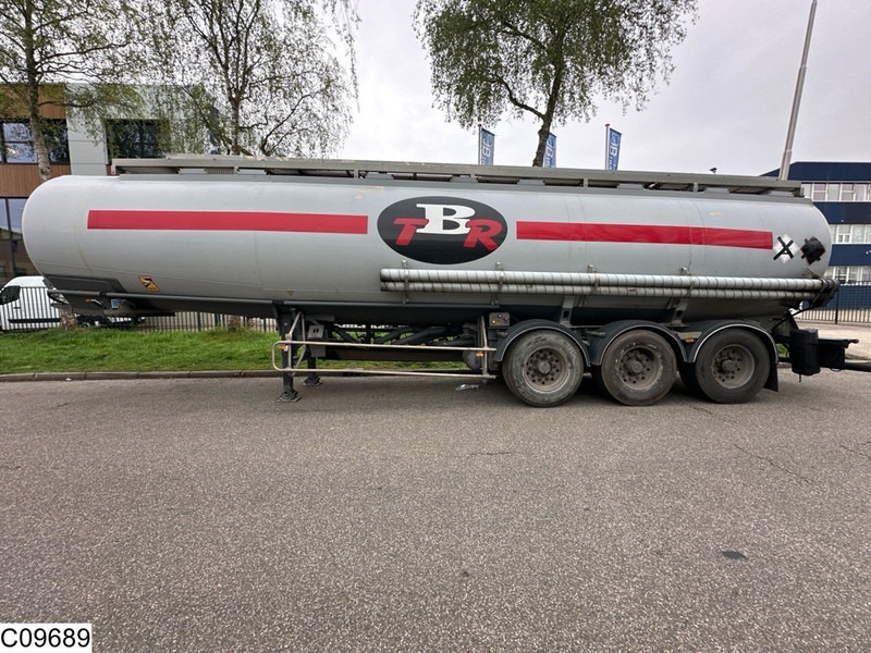 Trailor Fuel 39915 Liter, 9 Compartments - Tankoplegger: afbeelding 2 Trailor Fuel 39915 Liter, 9 Compartments - Tankoplegger: afbeelding 2