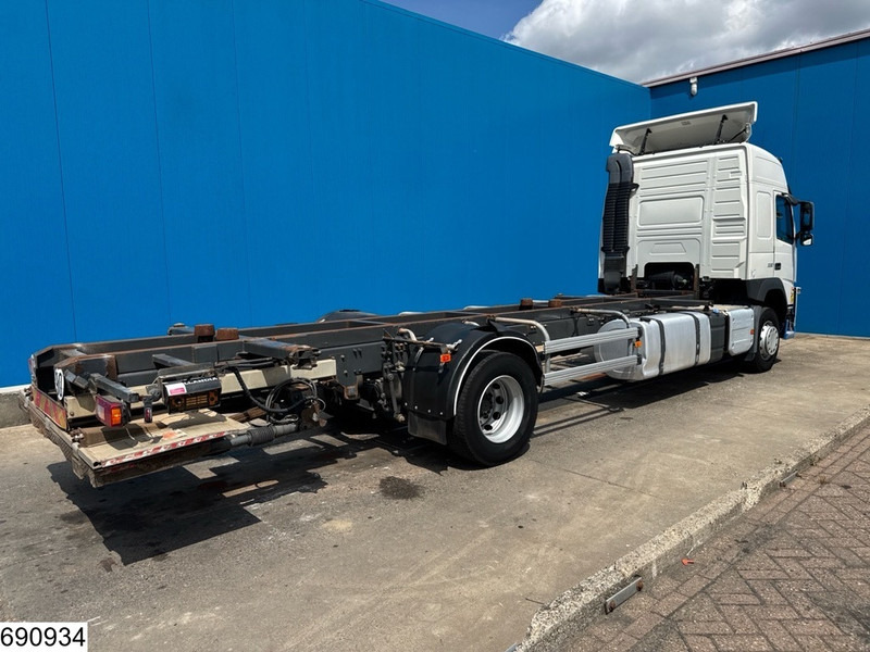 Volvo FM 330 EURO 6, BDF - Containertransporter/ Wissellaadbak vrachtwagen: afbeelding 2 Volvo FM 330 EURO 6, BDF - Containertransporter/ Wissellaadbak vrachtwagen: afbeelding 2
