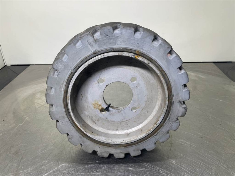 ATN PIAF1000R-Solideal 406/127-266.7 (16x5x10.5)-Tire - Banden en velgen voor Bouwmachine: afbeelding 1 ATN PIAF1000R-Solideal 406/127-266.7 (16x5x10.5)-Tire - Banden en velgen voor Bouwmachine: afbeelding 1