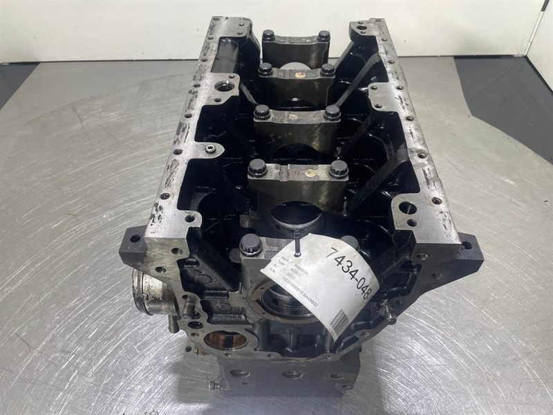 Ahlmann AS900-Cummins B3.3T-4989845-Crankcase/Unterblock - Motor voor Bouwmachine: afbeelding 3 Ahlmann AS900-Cummins B3.3T-4989845-Crankcase/Unterblock - Motor voor Bouwmachine: afbeelding 3