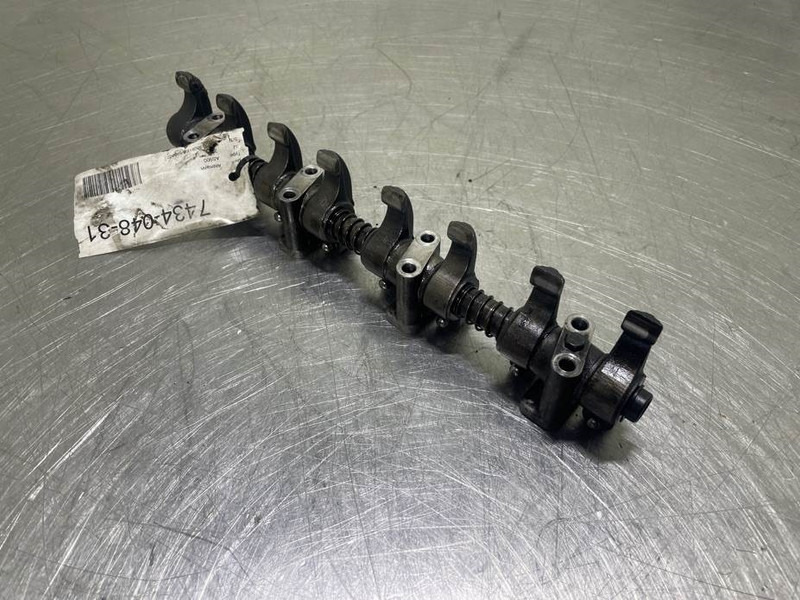 Ahlmann AS900-Cummins B3.3T-Rocker arm assembly - Motor voor Bouwmachine: afbeelding 2 Ahlmann AS900-Cummins B3.3T-Rocker arm assembly - Motor voor Bouwmachine: afbeelding 2