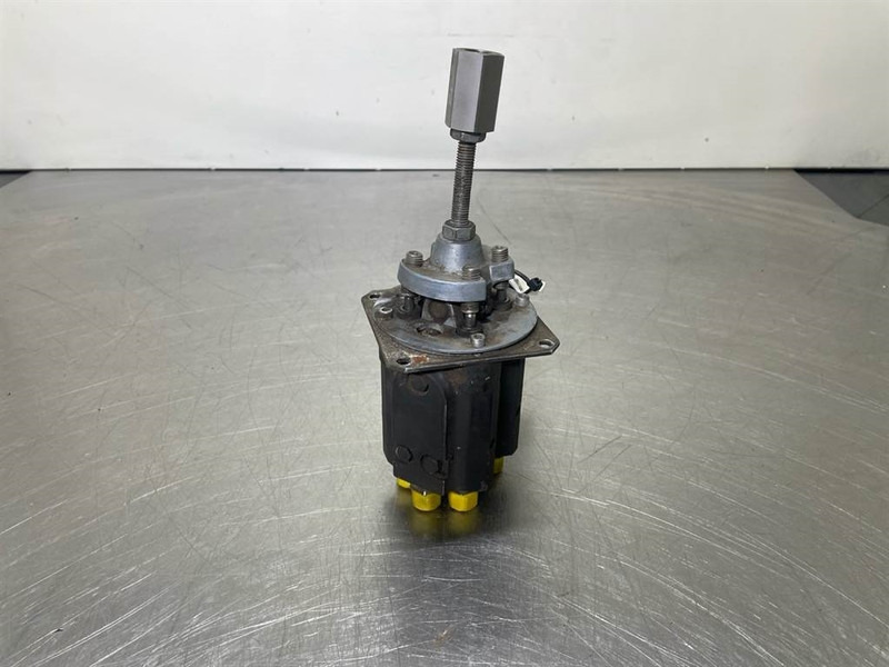 Ahlmann AZ6-4198091A-HRK-20-Servo valve/Servoventil - Hydraulica voor Bouwmachine: afbeelding 1 Ahlmann AZ6-4198091A-HRK-20-Servo valve/Servoventil - Hydraulica voor Bouwmachine: afbeelding 1