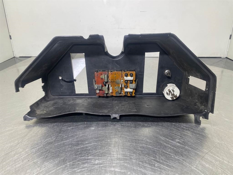 Ahlmann AZ6 - Dashboard/Console/Konsole - Cabine en interieur voor Bouwmachine: afbeelding 5 Ahlmann AZ6 - Dashboard/Console/Konsole - Cabine en interieur voor Bouwmachine: afbeelding 5