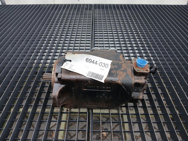 Case 821C-702810-Gearpump/Zahnradpumpe/Tandwielpomp - Hydraulica voor Bouwmachine: afbeelding 1 Case 821C-702810-Gearpump/Zahnradpumpe/Tandwielpomp - Hydraulica voor Bouwmachine: afbeelding 1