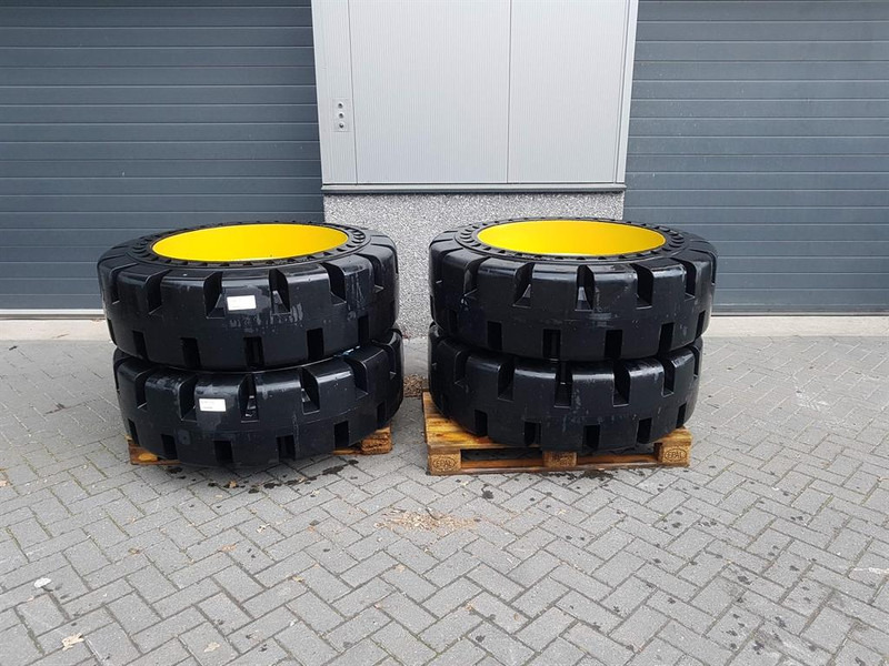 Cat 910/914 - 447-1131 - Tyre/Reifen/Band - Banden en velgen voor Bouwmachine: afbeelding 1 Cat 910/914 - 447-1131 - Tyre/Reifen/Band - Banden en velgen voor Bouwmachine: afbeelding 1