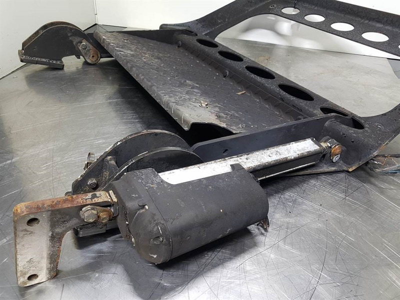 Claas TORION1812-Liebherr 93025449-Engine hood - Frame/ Chassis: afbeelding 5 Claas TORION1812-Liebherr 93025449-Engine hood - Frame/ Chassis: afbeelding 5