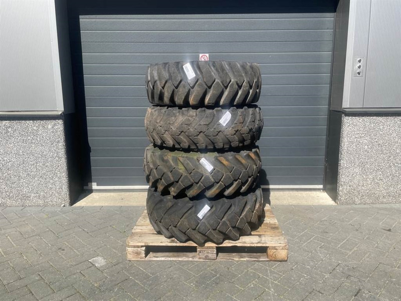 Everest 12.5-18 - Tire/Reifen/Band - Banden en velgen voor Bouwmachine: afbeelding 1 Everest 12.5-18 - Tire/Reifen/Band - Banden en velgen voor Bouwmachine: afbeelding 1