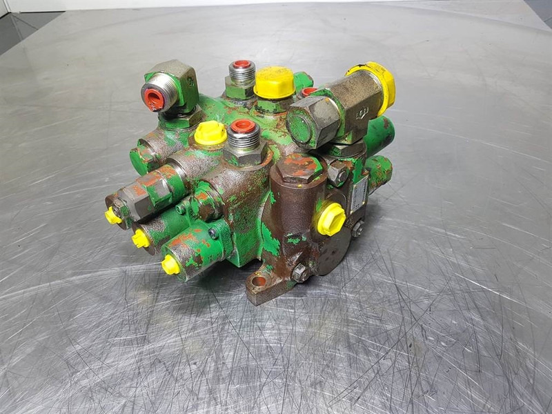 FIAT-HITACHI 21030-43041 - Hitachi W110 A - Valve/Ventiel - Hydraulica: afbeelding 2 FIAT-HITACHI 21030-43041 - Hitachi W110 A - Valve/Ventiel - Hydraulica: afbeelding 2