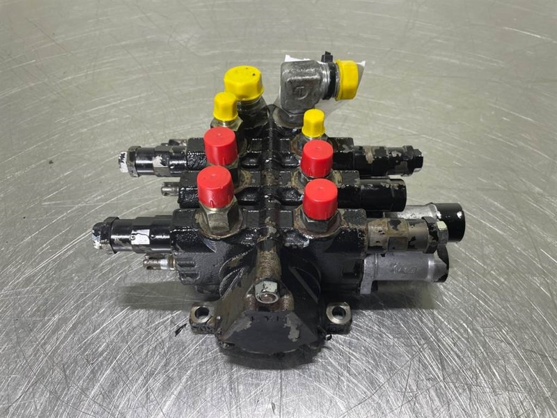 Hitachi ZW95LSD-KYB 00030-30141-Valve/Ventile/Ventiel - Hydraulica voor Bouwmachine: afbeelding 3 Hitachi ZW95LSD-KYB 00030-30141-Valve/Ventile/Ventiel - Hydraulica voor Bouwmachine: afbeelding 3