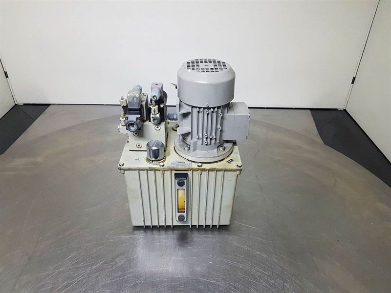 Hydac -0,25 kW-Rotor 5RN71MO4E12-Compact-/steering - Hydraulica voor Bouwmachine: afbeelding 1 Hydac -0,25 kW-Rotor 5RN71MO4E12-Compact-/steering - Hydraulica voor Bouwmachine: afbeelding 1