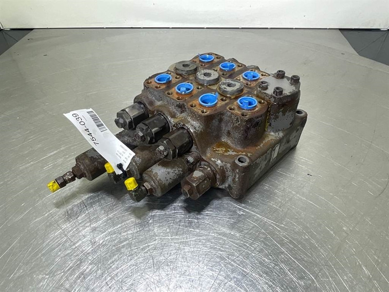 Hyundai HL757-7A-31LD-00030-WA28D7D7F1-57-Valve/Ventile - Hydraulica voor Bouwmachine: afbeelding 1 Hyundai HL757-7A-31LD-00030-WA28D7D7F1-57-Valve/Ventile - Hydraulica voor Bouwmachine: afbeelding 1