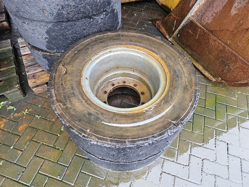Liebherr 12.00-20 SOLID - Tire/Reifen/Band - Banden en velgen voor Bouwmachine: afbeelding 3 Liebherr 12.00-20 SOLID - Tire/Reifen/Band - Banden en velgen voor Bouwmachine: afbeelding 3