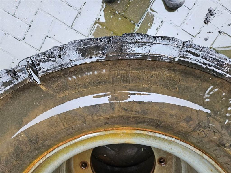 Liebherr 12.00-20 SOLID - Tire/Reifen/Band - Banden en velgen voor Bouwmachine: afbeelding 4 Liebherr 12.00-20 SOLID - Tire/Reifen/Band - Banden en velgen voor Bouwmachine: afbeelding 4