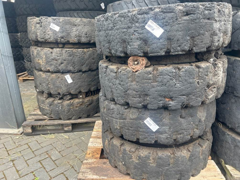 Liebherr A934C-12.00-20-Tire/Reifen/Band - Banden en velgen voor Bouwmachine: afbeelding 1 Liebherr A934C-12.00-20-Tire/Reifen/Band - Banden en velgen voor Bouwmachine: afbeelding 1