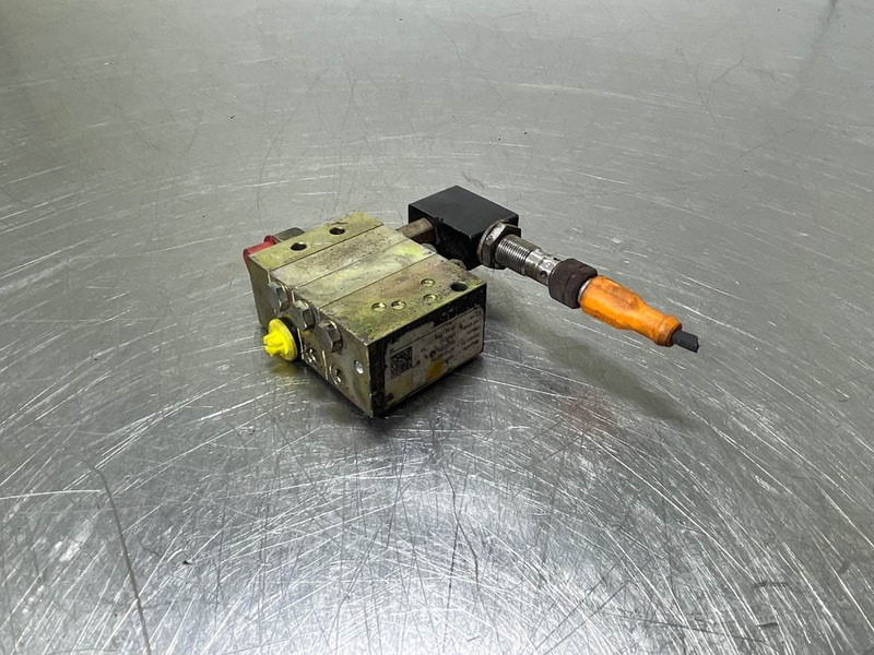 Liebherr L524-10444143 / 11341172-Lubricating system - Frame/ Chassis voor Bouwmachine: afbeelding 4 Liebherr L524-10444143 / 11341172-Lubricating system - Frame/ Chassis voor Bouwmachine: afbeelding 4