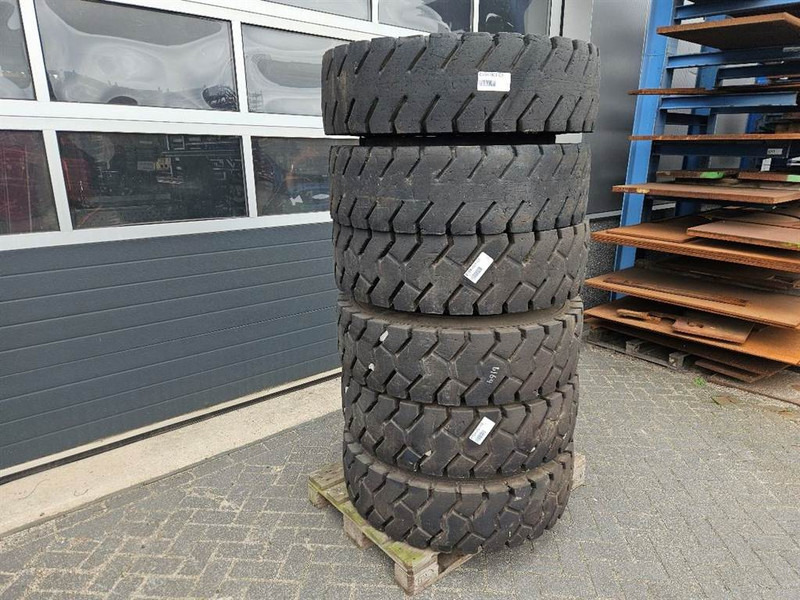 Liebherr LH24M-Michelin 11.00R20-Tyre/Reifen/Band - Banden en velgen voor Bouwmachine: afbeelding 3 Liebherr LH24M-Michelin 11.00R20-Tyre/Reifen/Band - Banden en velgen voor Bouwmachine: afbeelding 3
