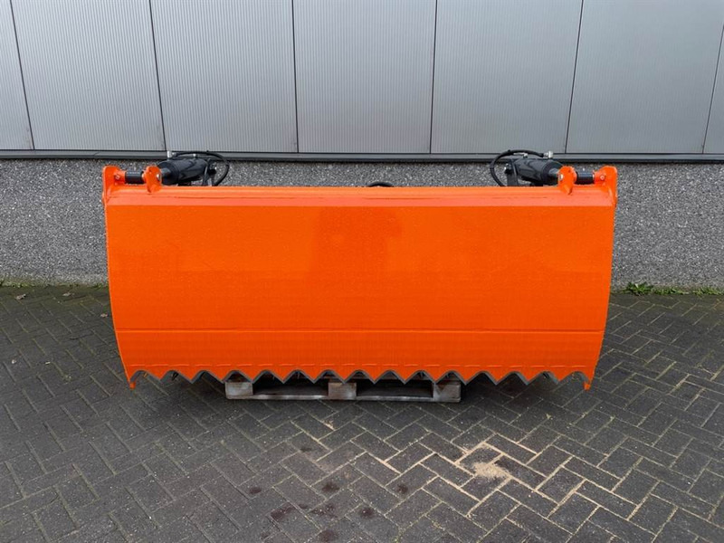 MAMMUT SC220M - Silage cutter/Silageschneider/Kuilhapper - Silo materieel: afbeelding 1 MAMMUT SC220M - Silage cutter/Silageschneider/Kuilhapper - Silo materieel: afbeelding 1
