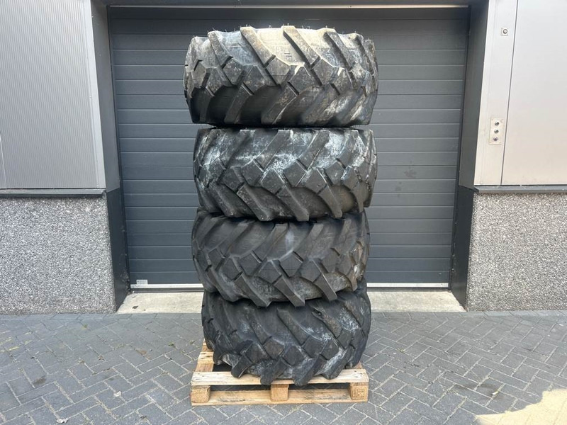 Banden en velgen voor Bouwmachine Manitou MRT2145-Mitas 18-19.5-Tire/Reifen/Band: afbeelding 1
