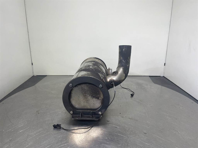New Holland W110C - Exhaust/Auspuff/Uitlaat - Motor voor Bouwmachine: afbeelding 3 New Holland W110C - Exhaust/Auspuff/Uitlaat - Motor voor Bouwmachine: afbeelding 3