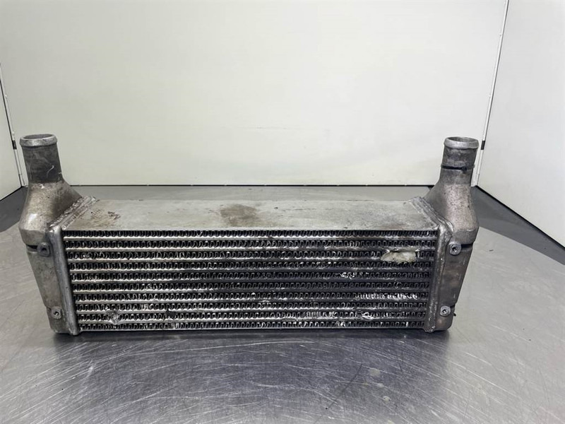 New Holland W110C - Intercooler/Kühler/Koeler - Motor voor Bouwmachine: afbeelding 4 New Holland W110C - Intercooler/Kühler/Koeler - Motor voor Bouwmachine: afbeelding 4