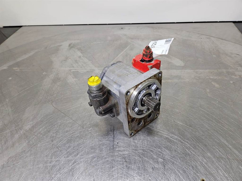 Sauer Danfoss SNP3NN/038RN06D-Gearpump/Zahnradpumpe/Tandwielpomp - Hydraulica voor Bouwmachine: afbeelding 1 Sauer Danfoss SNP3NN/038RN06D-Gearpump/Zahnradpumpe/Tandwielpomp - Hydraulica voor Bouwmachine: afbeelding 1