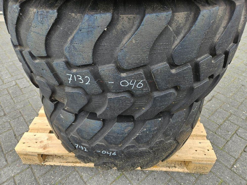 Schaeff SKL834-Firestone 405/70R18-Tire/Reifen/Band - Banden en velgen voor Bouwmachine: afbeelding 3 Schaeff SKL834-Firestone 405/70R18-Tire/Reifen/Band - Banden en velgen voor Bouwmachine: afbeelding 3