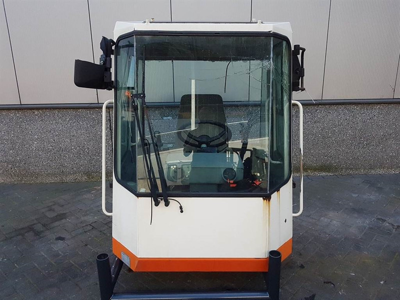 Schaeff SKL853-101980172-Cabin/Kabine/Cabine - Cabine en interieur voor Bouwmachine: afbeelding 1 Schaeff SKL853-101980172-Cabin/Kabine/Cabine - Cabine en interieur voor Bouwmachine: afbeelding 1
