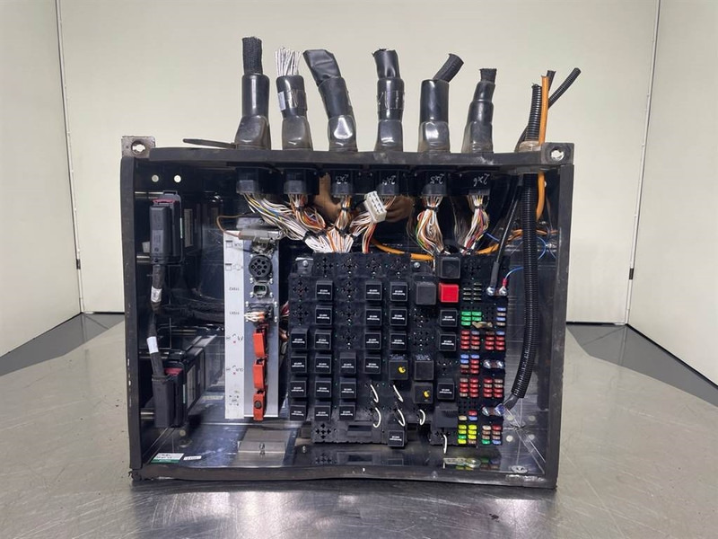 Sennebogen 835E-175343-Switch kabinet/Schaltschrank - Elektrisch systeem voor Bouwmachine: afbeelding 1 Sennebogen 835E-175343-Switch kabinet/Schaltschrank - Elektrisch systeem voor Bouwmachine: afbeelding 1